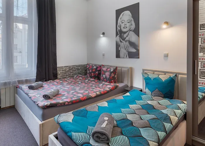 70S Guest Room