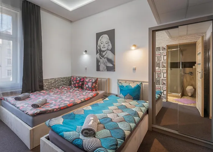 70S Guest Room